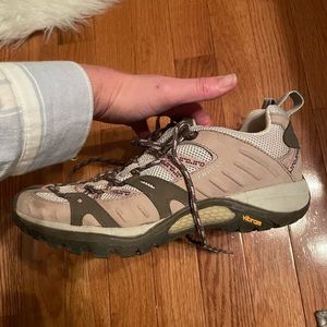 Women's Merrell Moab Waterproof Hiking Shoes Size 7.5